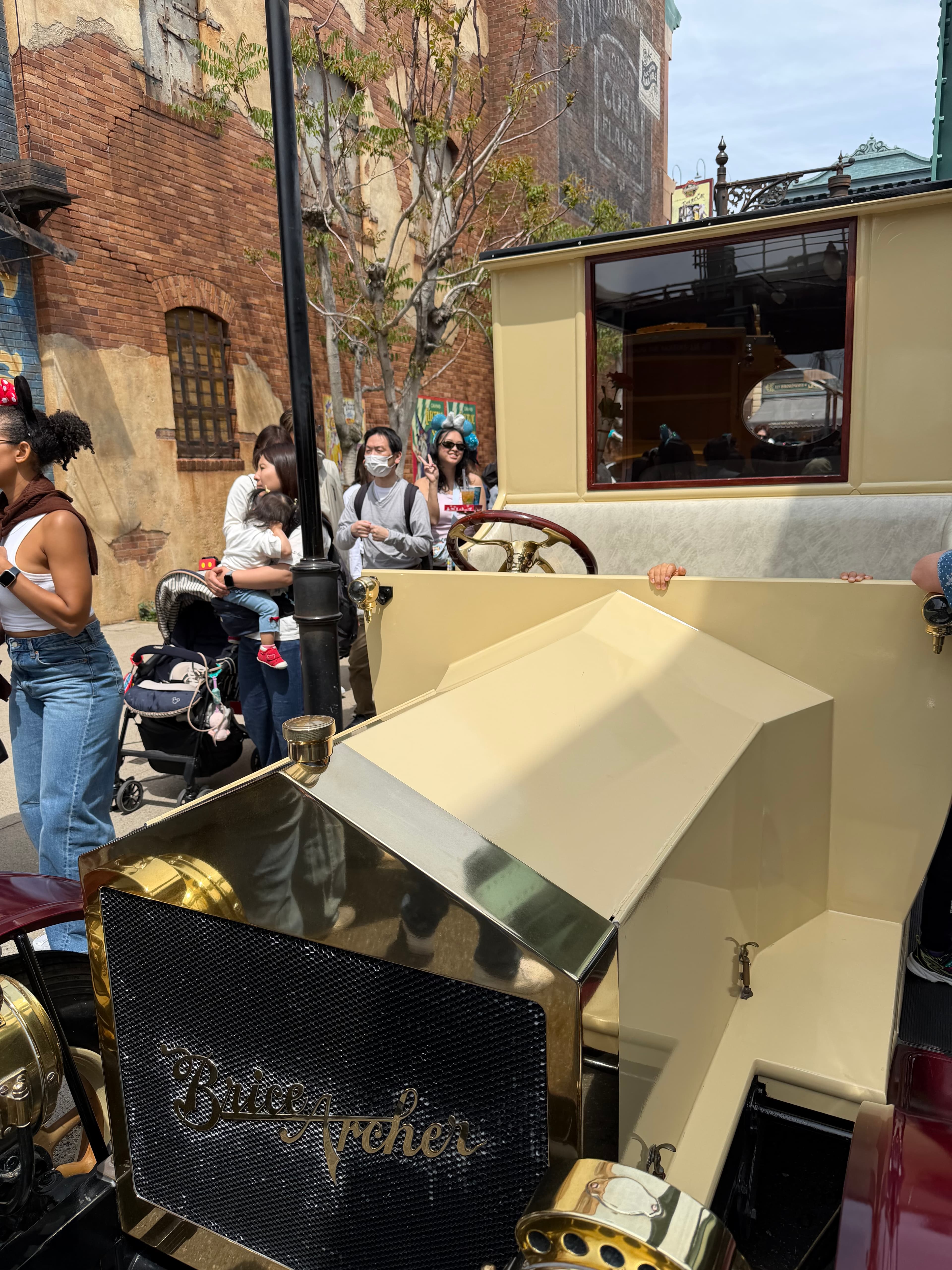 disney line for hotdog